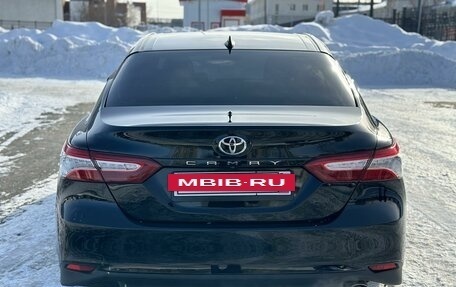 Toyota Camry, 2018 год, 3 170 000 рублей, 6 фотография