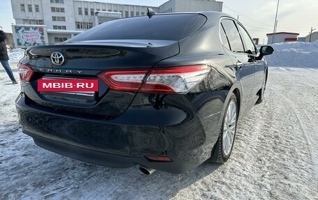 Toyota Camry, 2018 год, 3 170 000 рублей, 18 фотография