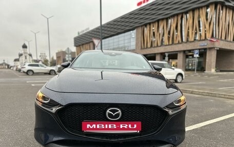 Mazda 3, 2019 год, 1 870 000 рублей, 2 фотография