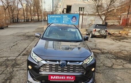 Toyota RAV4, 2019 год, 3 900 000 рублей, 3 фотография