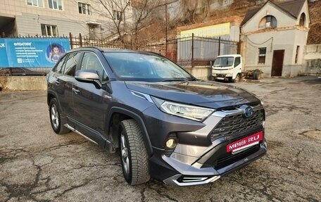 Toyota RAV4, 2019 год, 3 900 000 рублей, 2 фотография
