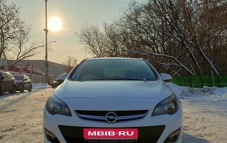 Opel Astra J, 2013 год, 990 000 рублей, 2 фотография