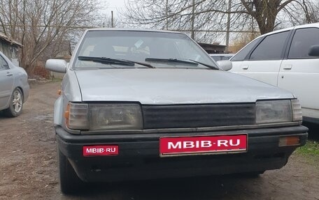 Mazda 323, 1985 год, 110 000 рублей, 1 фотография