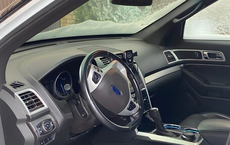 Ford Explorer VI, 2013 год, 2 390 000 рублей, 3 фотография