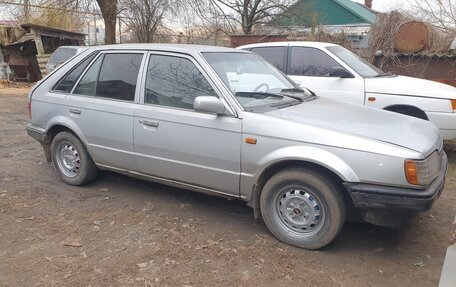 Mazda 323, 1985 год, 110 000 рублей, 3 фотография