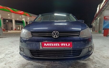 Volkswagen Polo VI (EU Market), 2011 год, 800 000 рублей, 2 фотография