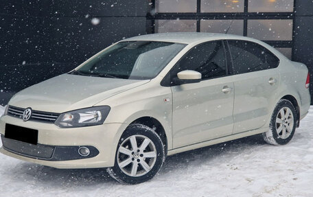 Volkswagen Polo VI (EU Market), 2011 год, 949 000 рублей, 2 фотография