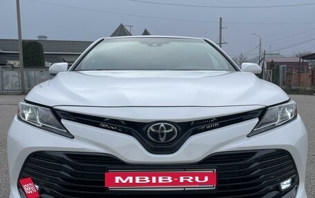 Toyota Camry, 2017 год, 2 430 000 рублей, 5 фотография