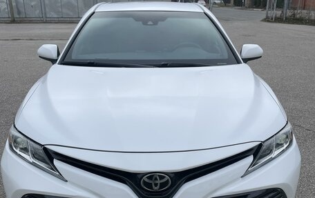 Toyota Camry, 2017 год, 2 430 000 рублей, 4 фотография