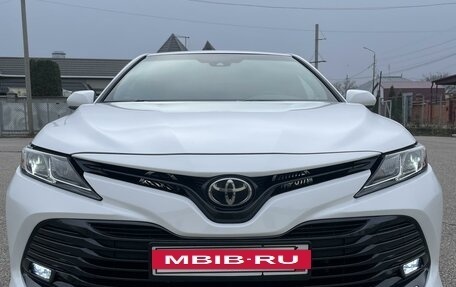 Toyota Camry, 2017 год, 2 430 000 рублей, 6 фотография