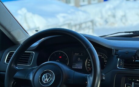 Volkswagen Jetta VI, 2012 год, 895 000 рублей, 12 фотография