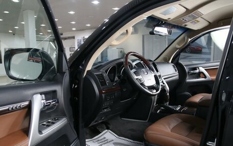 Toyota Land Cruiser 200, 2014 год, 3 799 000 рублей, 9 фотография
