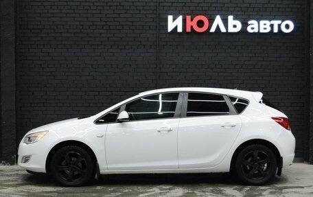 Opel Astra J, 2011 год, 900 000 рублей, 11 фотография
