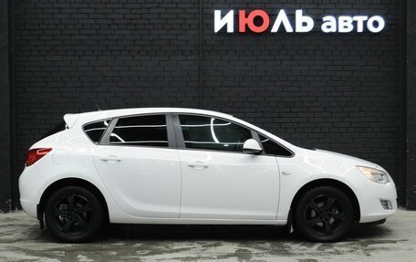 Opel Astra J, 2011 год, 900 000 рублей, 12 фотография