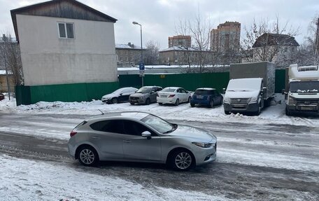 Mazda 3, 2016 год, 1 300 000 рублей, 2 фотография