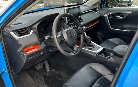 Toyota RAV4, 2019 год, 3 270 000 рублей, 9 фотография