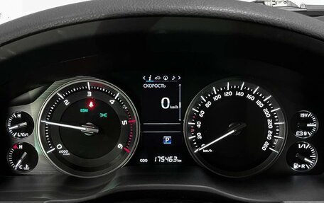 Toyota Land Cruiser 200, 2016 год, 6 299 000 рублей, 11 фотография