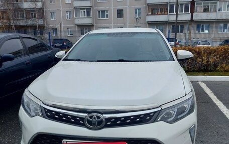Toyota Camry, 2017 год, 2 100 000 рублей, 3 фотография