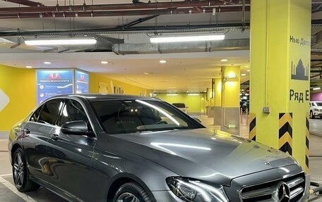 Mercedes-Benz E-Класс, 2018 год, 4 500 000 рублей, 1 фотография