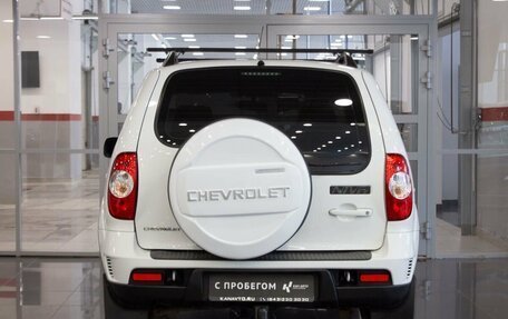 Chevrolet Niva I рестайлинг, 2016 год, 840 000 рублей, 4 фотография