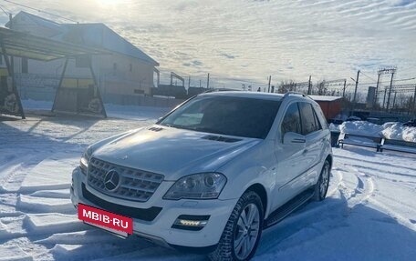 Mercedes-Benz M-Класс, 2011 год, 2 200 000 рублей, 2 фотография