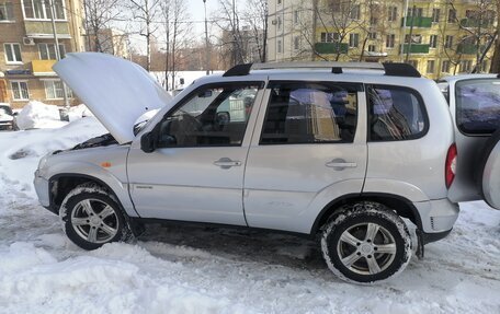 Chevrolet Niva I рестайлинг, 2012 год, 525 000 рублей, 3 фотография