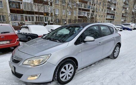Opel Astra J, 2010 год, 800 000 рублей, 2 фотография