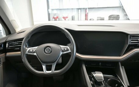 Volkswagen Touareg III, 2018 год, 5 800 000 рублей, 9 фотография