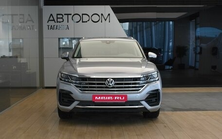 Volkswagen Touareg III, 2018 год, 5 800 000 рублей, 2 фотография