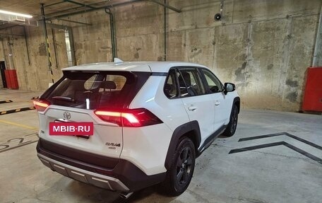 Toyota RAV4, 2023 год, 4 450 000 рублей, 3 фотография