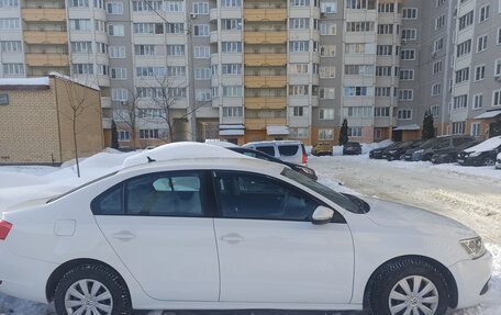 Volkswagen Jetta VI, 2014 год, 1 300 000 рублей, 2 фотография