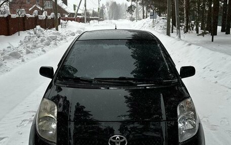 Toyota Yaris III рестайлинг, 2007 год, 589 000 рублей, 9 фотография