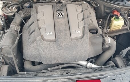 Volkswagen Touareg III, 2011 год, 2 150 000 рублей, 10 фотография