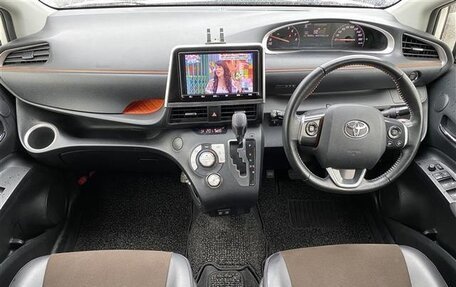 Toyota Sienta II, 2021 год, 1 190 111 рублей, 8 фотография
