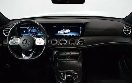 Mercedes-Benz E-Класс, 2019 год, 4 150 000 рублей, 24 фотография