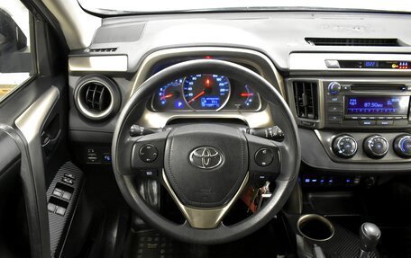 Toyota RAV4, 2014 год, 1 990 000 рублей, 7 фотография