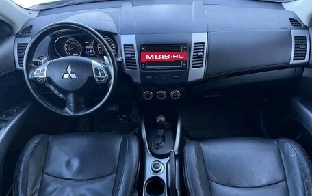 Mitsubishi Outlander III рестайлинг 3, 2011 год, 1 488 500 рублей, 14 фотография