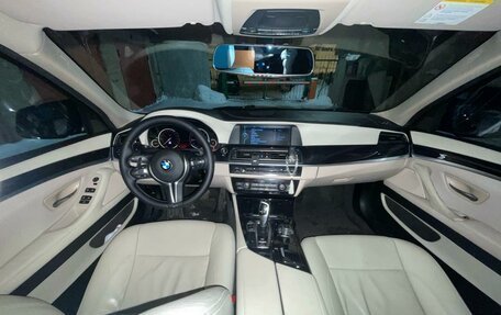 BMW 5 серия, 2011 год, 1 700 000 рублей, 4 фотография