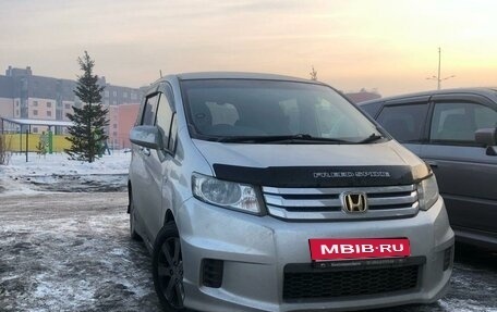 Honda Freed I, 2010 год, 999 999 рублей, 2 фотография