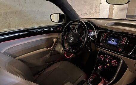 Volkswagen Beetle, 2019 год, 2 700 000 рублей, 10 фотография