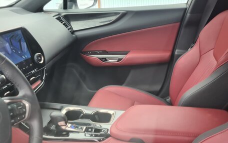 Lexus NX, 2022 год, 6 000 000 рублей, 7 фотография