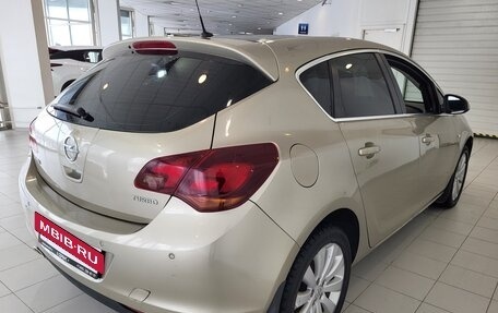 Opel Astra J, 2011 год, 750 000 рублей, 11 фотография
