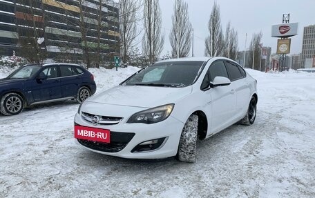 Opel Astra J, 2013 год, 820 000 рублей, 2 фотография