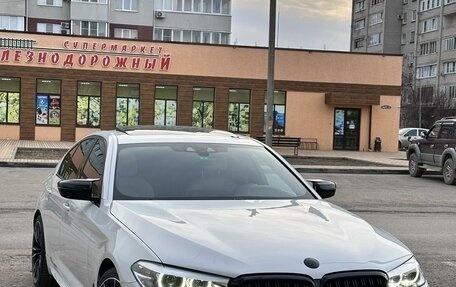 BMW 5 серия, 2018 год, 3 988 000 рублей, 2 фотография