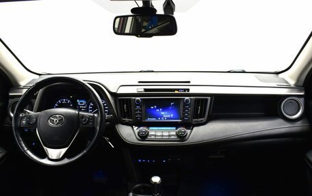 Toyota RAV4, 2017 год, 2 300 000 рублей, 5 фотография