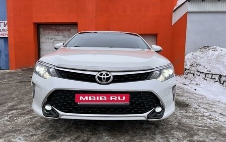 Toyota Camry, 2017 год, 2 630 000 рублей, 2 фотография