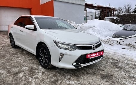 Toyota Camry, 2017 год, 2 630 000 рублей, 10 фотография