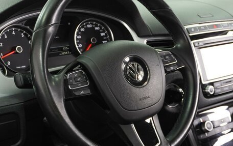 Volkswagen Touareg III, 2015 год, 2 969 000 рублей, 21 фотография