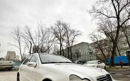Mercedes-Benz C-Класс, 2005 год, 550 000 рублей, 4 фотография