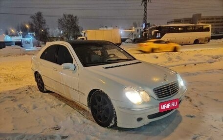 Mercedes-Benz C-Класс, 2005 год, 550 000 рублей, 2 фотография